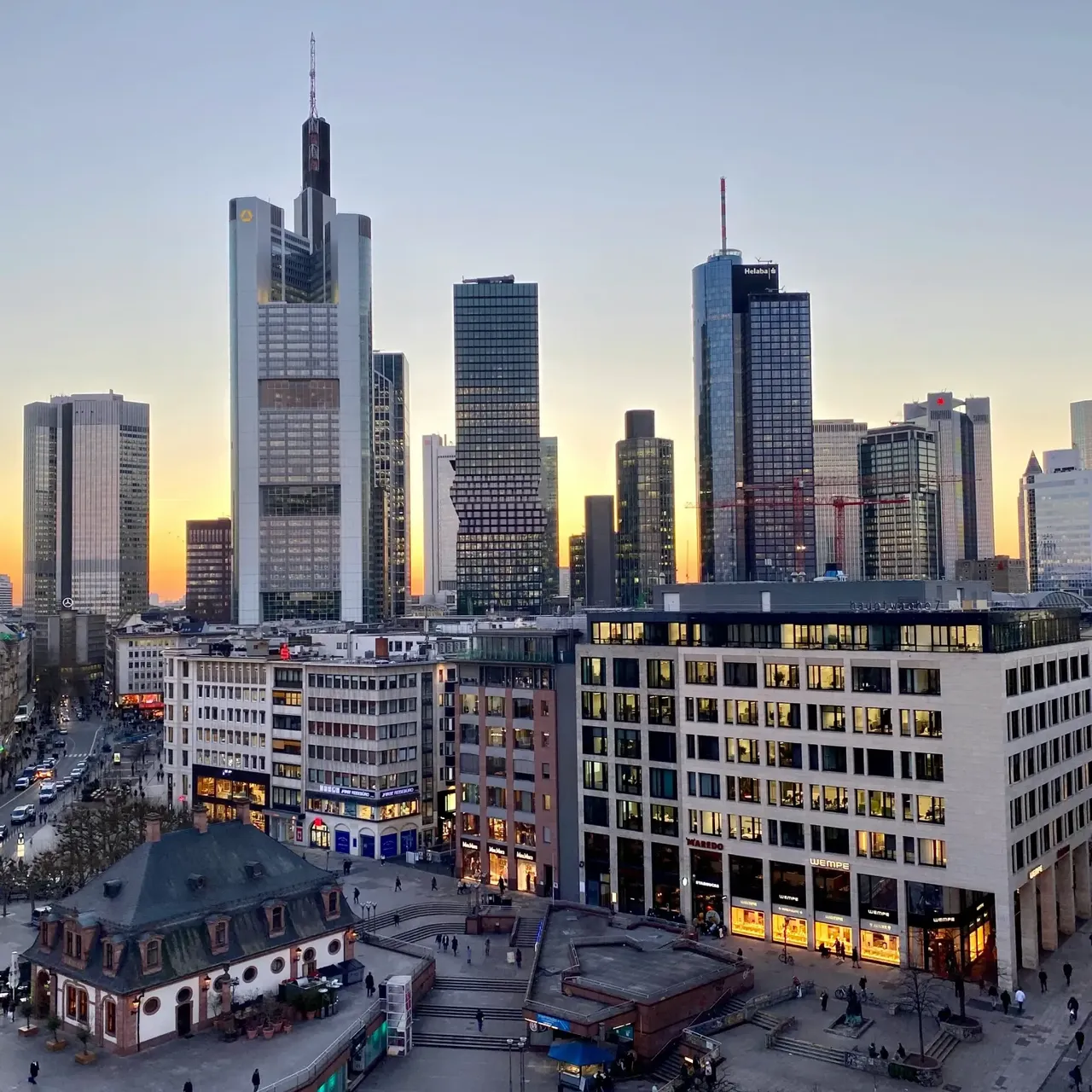 kontakt_Commerzbank_Tower.jpg
