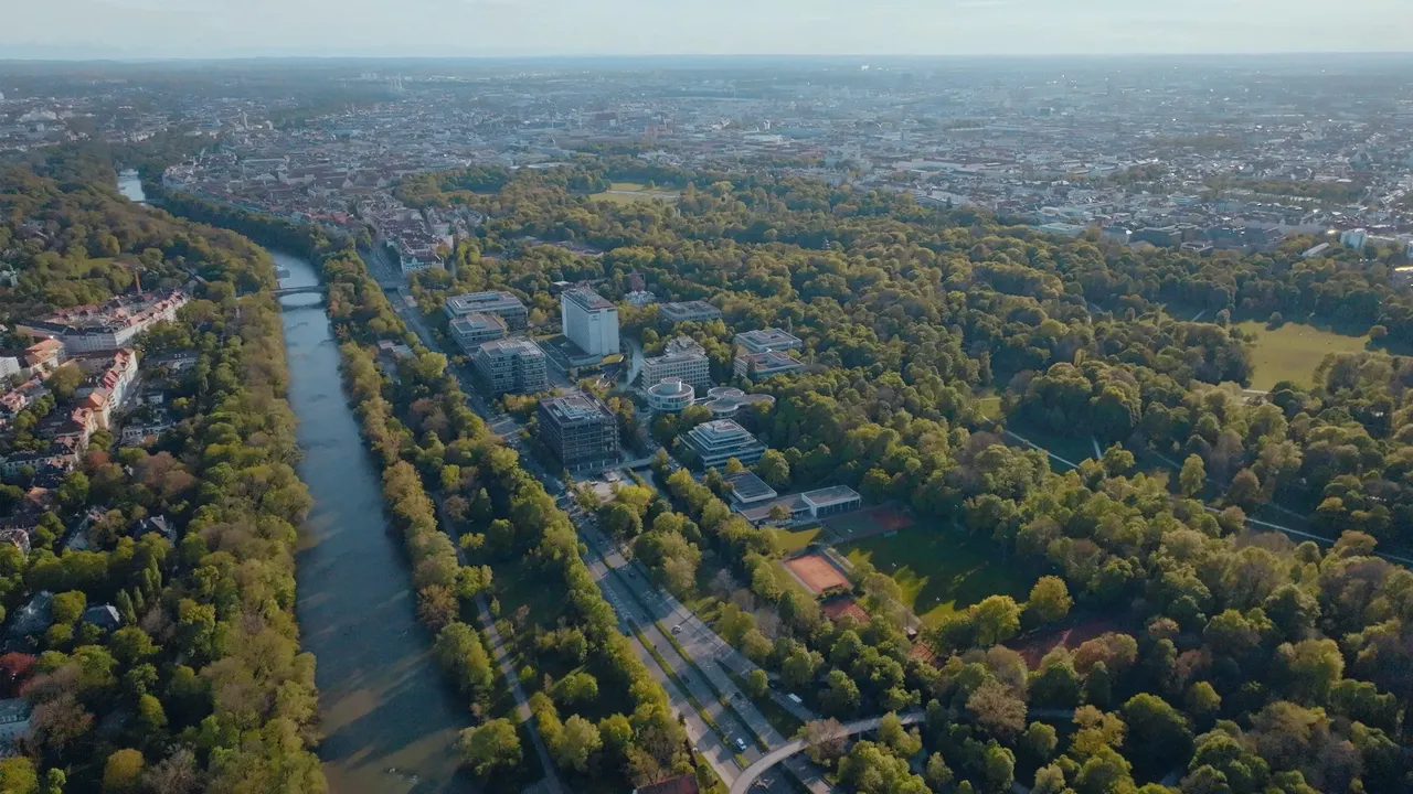 commerzreal-hausinvest-office-health-hotel-living-tucherpark-muenchen-area-visualization-1.jpg