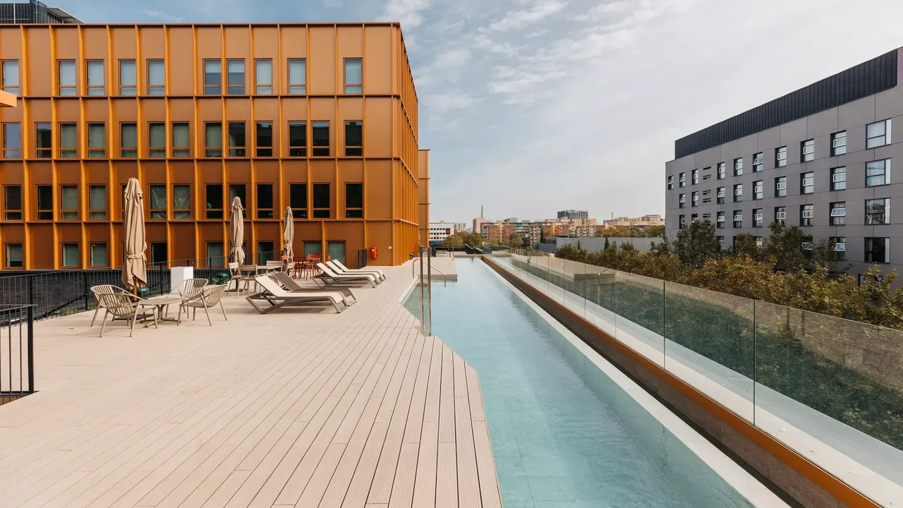 Smart Living Objekt Pallars in Barcelona mit Dachterasse und Rooftop Pool