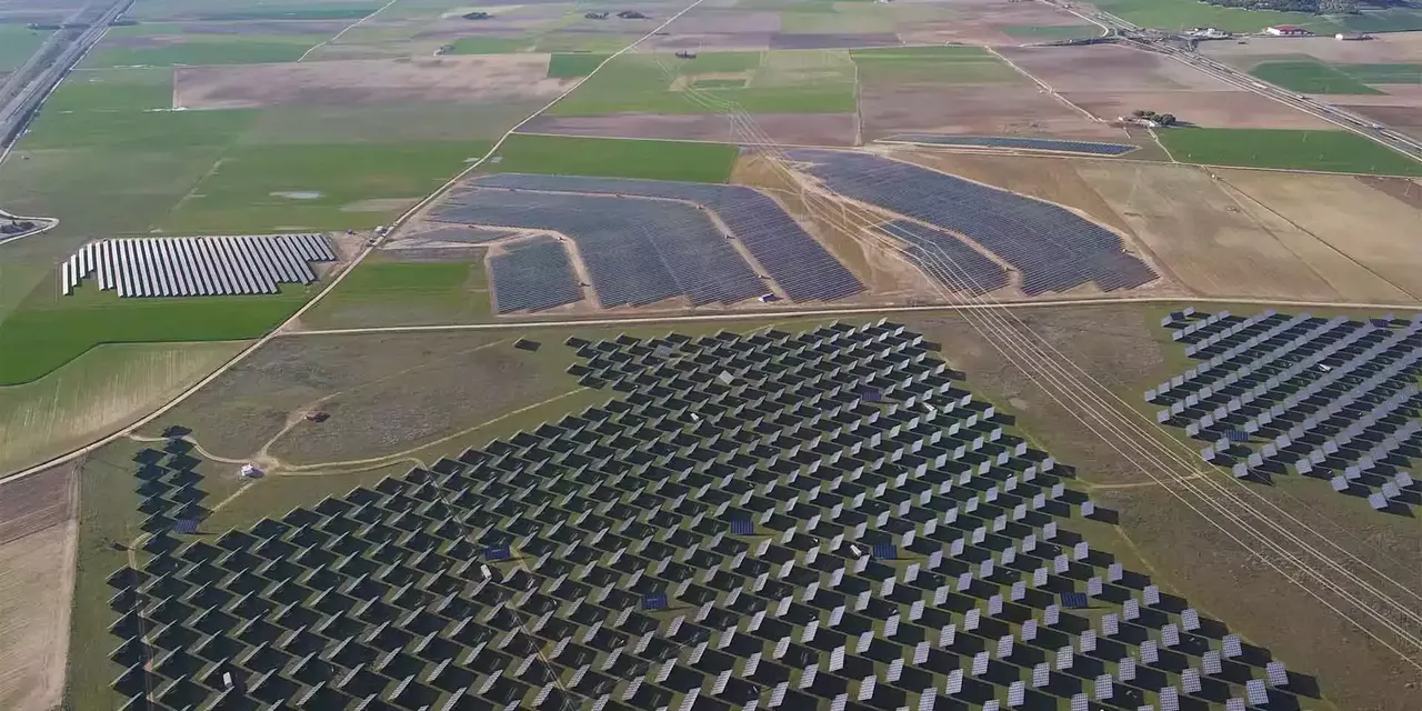 Ansicht des klimaVest-Assets: Solarpark
  Tordesillas aus der Vogelperspektive.