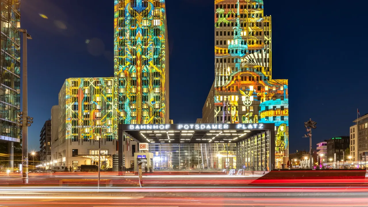 hausinvest-festival-of-lights-berlin-2025-03.jpg