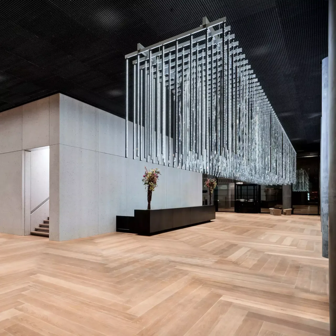 Innenansicht: Es wird der Eingangsbereich in der hausInvest Immobilie Omniturm in Frankfurt am Main abgebildet