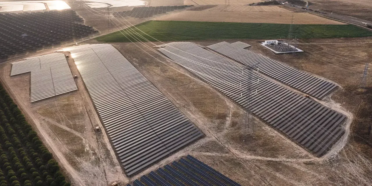 Ansicht des klimaVest-Asset: Solarpark Tordesillas aus der Vogelperspektive.