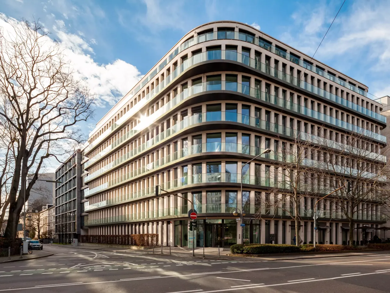 commerzreal-hausinvest-office-westend-windows-frankfurt-am-main-we326-21