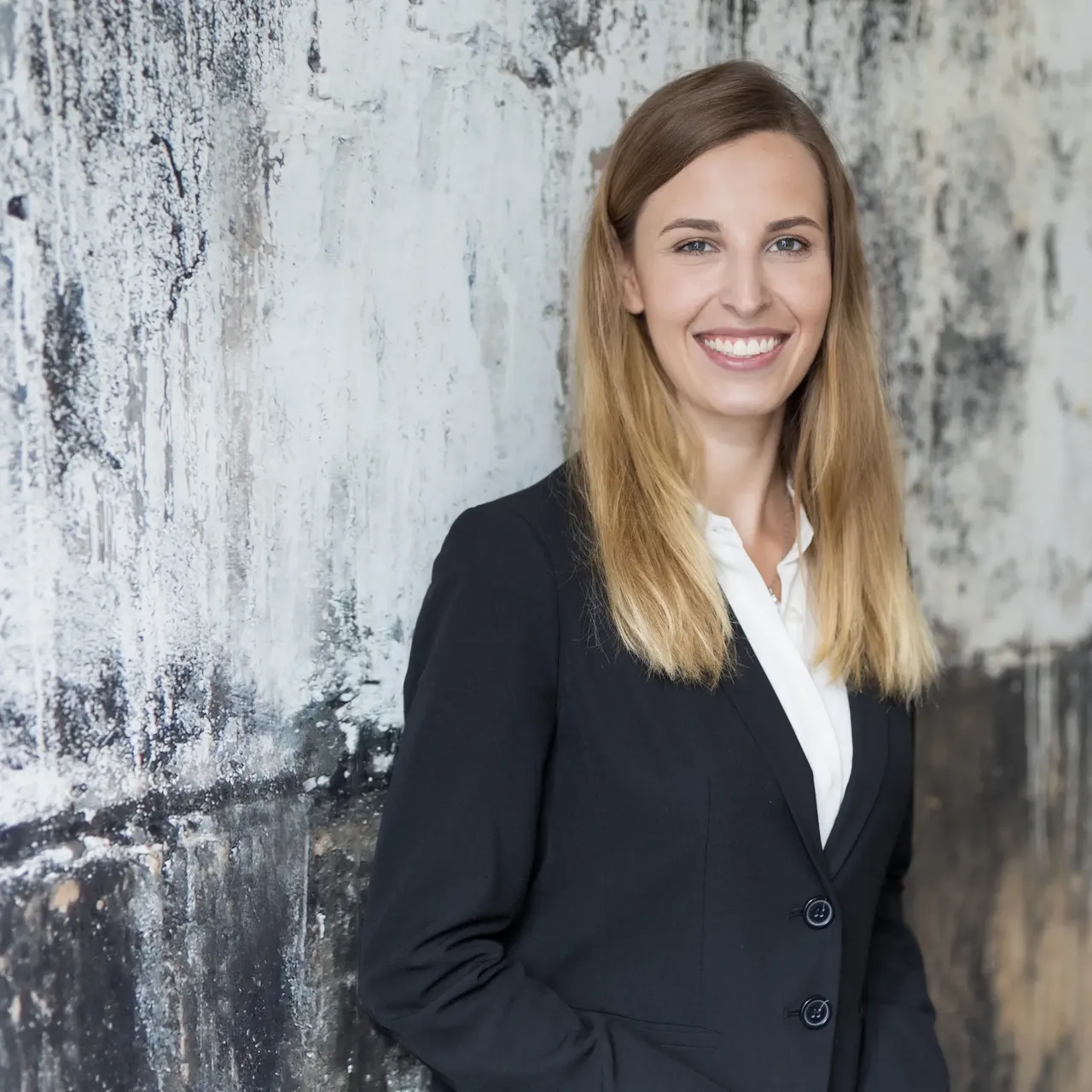 Portrait von Laura Haidl-Schoepf Managerin Sustainability Commerz Real