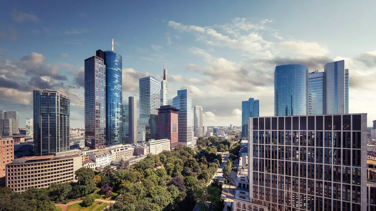 commerzreal-hausinvest-office-living-omniturm-frankfurt-we319-visualisierung-exterior-10