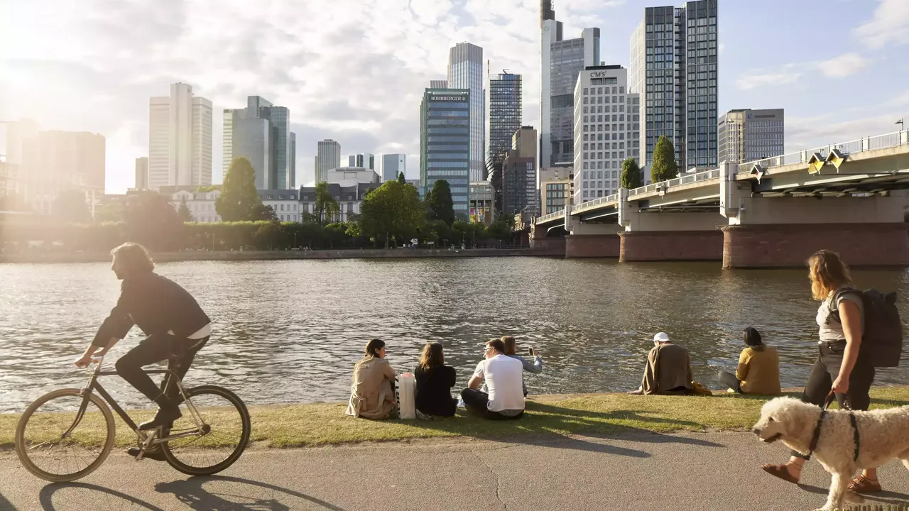 commerzreal-hausinvest-office-living-omniturm-frankfurt-we319-neighbourhood-03