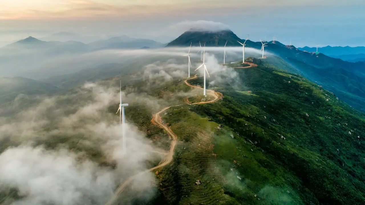 klimaVest: Windpark in den Wolken.