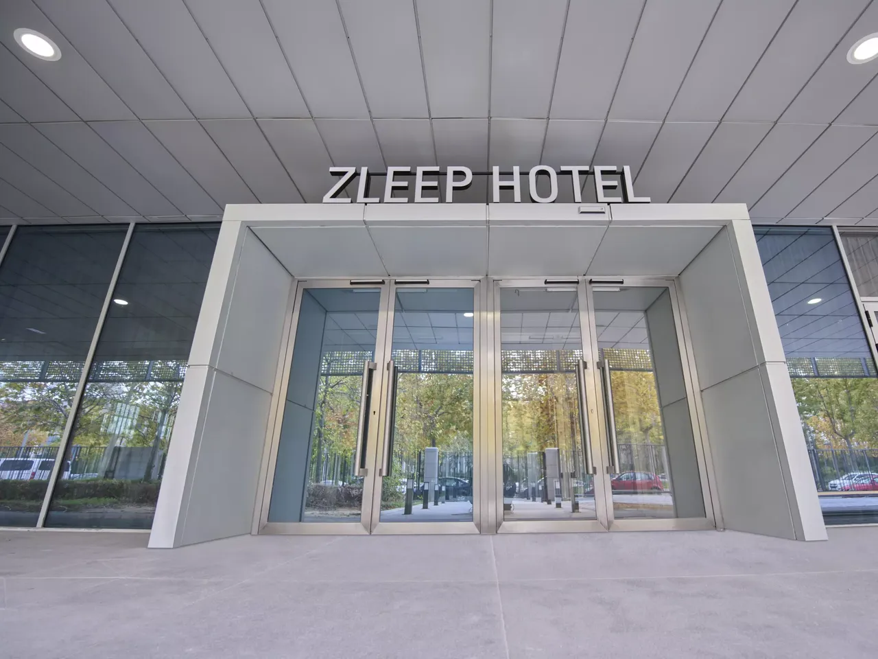 commerzreal-institutionals-hotel-zleep-madrid-entrance
