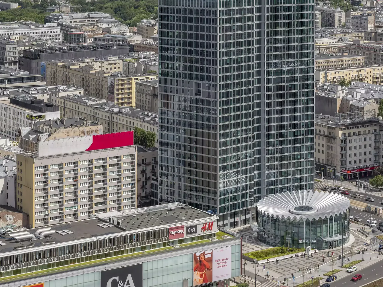 commerzreal-hausinvest-office-widok-towers-warsaw-aerial-03