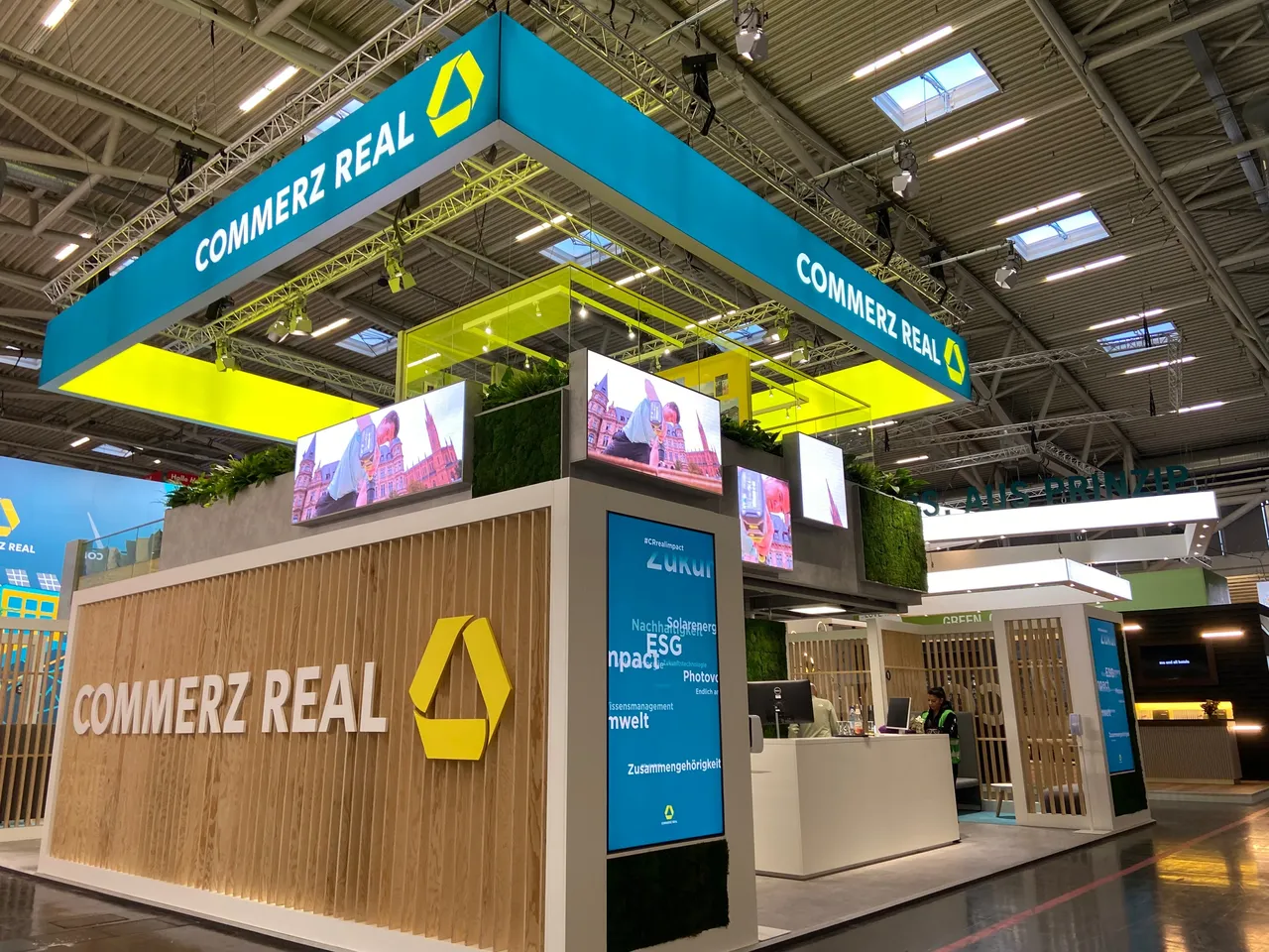 Expo Real Stand der Commerz Real im Detail