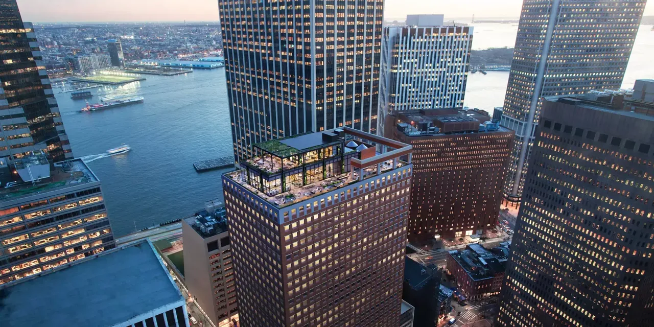 Außenansicht: Es wird die Fassade der hausInvest Immobilie 100 Pearl Street in New York abgebildet