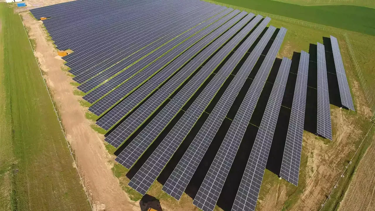 Ansicht des klimaVest-Assets: Solarpark
  Tordesillas aus der Vogelperspektive.