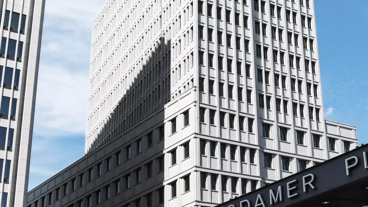 Außenansicht: Es wird die Fassade der hausInvest Immobilie P5 in Berlin abgebildet